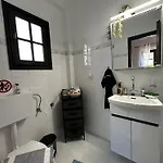 公寓 Peaceful House By The Creek 2 *