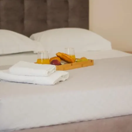 Peaceful House By The Creek 2 *